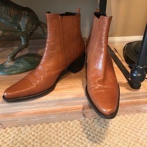 Joan And David tan leather ankle boots size 8